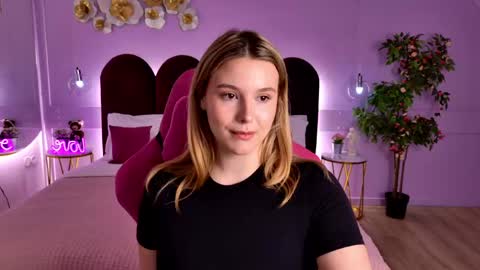 Snapshot of charlotteatwood chatting on 5, 5, 2026 charlotteatwood online show from 5, 5, 2026