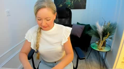 Snapshot of charlottekerti chatting on 25, 5, 2026 Charlotte online show from 25, 5, 2026
