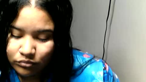 charlottequeen_21 online show from 1, 5, 2026