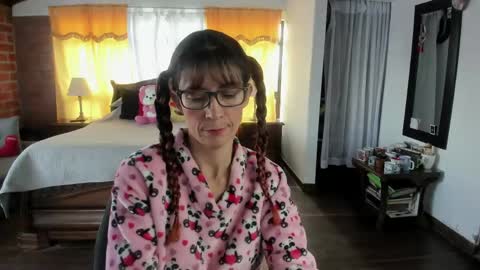 Snapshot of charlottewillson chatting on 28, 4, 2026 Charlotte online show from 28, 4, 2026