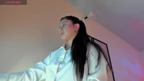 Charm alessa online show from 12, 12, 2024