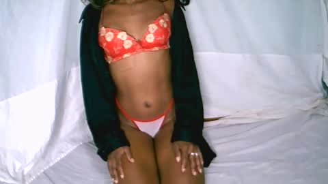 Snapshot of charmantegirl007 chatting on 12, 9, 2025 charmantegirl007 online show from 12, 9, 2025