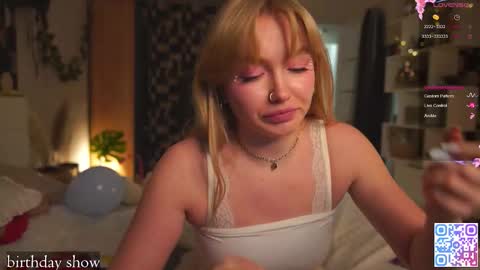 Snapshot of charming_daisy chatting on 17, 11, 2025 my fansly Charming daisy My Wishlist for new toys online show from 17, 11, 2025