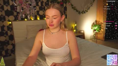 Snapshot of charming_daisy chatting on 6, 1, 2026 my fansly Charming daisy My Wishlist for new toys online show from 6, 1, 2026