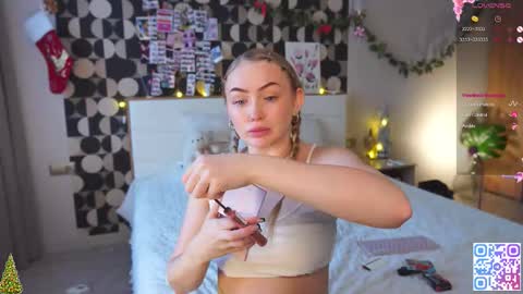 Snapshot of charming_daisy chatting on 7, 1, 2026 my fansly Charming daisy My Wishlist for new toys online show from 7, 1, 2026