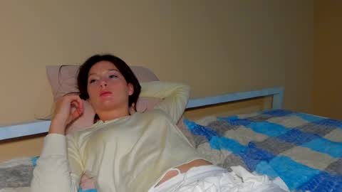 Snapshot of charmingkatie chatting on 23, 10, 2025 katie online show from 23, 10, 2025