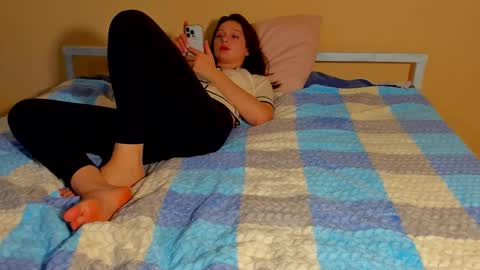 Snapshot of charmingkatie chatting on 25, 10, 2025 katie online show from 25, 10, 2025