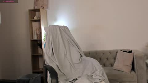 Snapshot of charmingvixen chatting on 6, 11, 2025 Kati online show from 6, 11, 2025