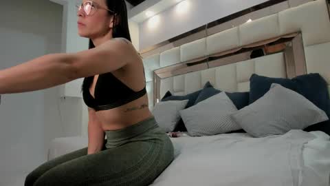Snapshot of charolnox chatting on 27, 4, 2026 Charol online show from 27, 4, 2026