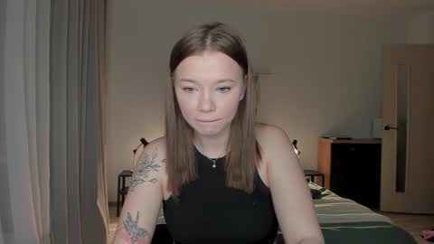 Em online show from 1, 1, 2025