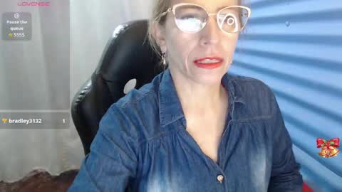 Snapshot of chayla_ruiz chatting on 17, 4, 2026 CHAYLA VICTORIA RUIZ online show from 17, 4, 2026