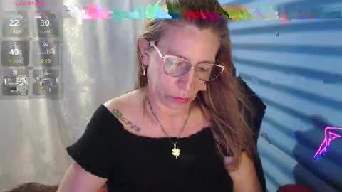 Snapshot of chayla_ruiz chatting on 12, 5, 2026 CHAYLA VICTORIA RUIZ online show from 12, 5, 2026