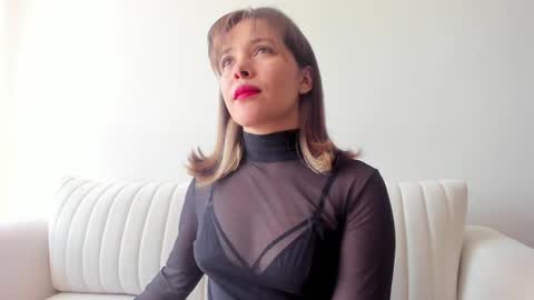 Regina Phalange online show from 21, 1, 2025