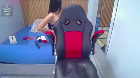 Snapshot of chelsypickman chatting on 2, 10, 2025  C H E L S Y online show from 2, 10, 2025