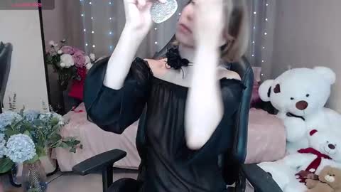 Snapshot of cherishsia chatting on 13, 10, 2025 Adriana online show from 13, 10, 2025