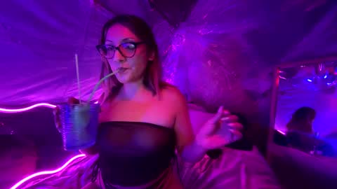 cherrieamaretto online show from 10, 9, 2025