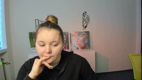 Snapshot of cherry_nya chatting on 6, 11, 2025 cherry nya online show from 6, 11, 2025