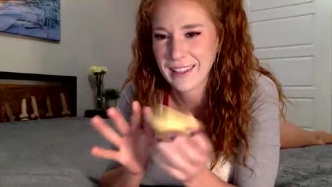 Snapshot of cherry_sinn chatting on 8, 5, 2026 cherry sin online show from 8, 5, 2026