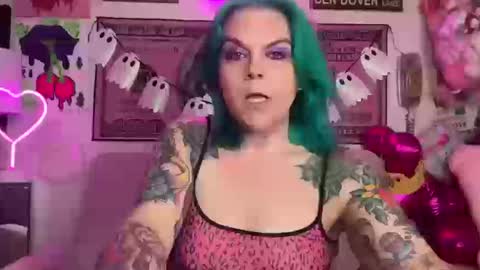 Snapshot of cherryb0mbb0mb chatting on 12, 10, 2025 CherryBombBomb online show from 12, 10, 2025