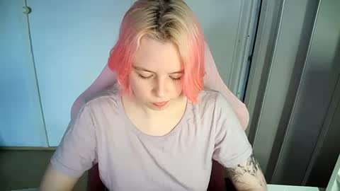 cherrybaby_0 online show from 17, 6, 2026