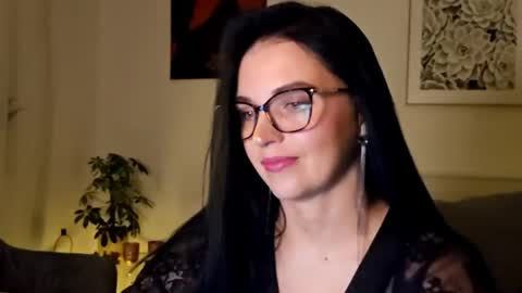 Snapshot of cherryluxe_ chatting on 6, 6, 2026 Kira online show from 6, 6, 2026
