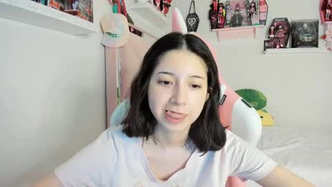 Snapshot of cherrymafer666 chatting on 5, 3, 2025 cherrycute666 online show from 5, 3, 2025