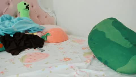 Snapshot of cherrymafer666 chatting on 27, 9, 2025 cherrycute666 online show from 27, 9, 2025