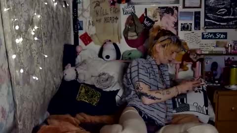 Snapshot of cherstrauberry chatting on 11, 4, 2026 cher strauberry online show from 11, 4, 2026
