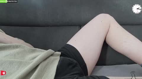 Snapshot of chezmonsieur_g chatting on 29, 3, 2026 Grey online show from 29, 3, 2026