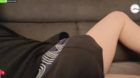 Snapshot of chezmonsieur_g chatting on 1, 4, 2026 Grey online show from 1, 4, 2026