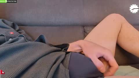Snapshot of chezmonsieur_g chatting on 18, 5, 2026 Grey online show from 18, 5, 2026