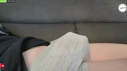 Snapshot of chezmonsieur_g chatting on 20, 5, 2026 Grey online show from 20, 5, 2026