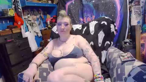 CurvySiren online show from 15, 12, 2025