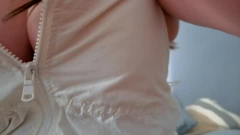 Snapshot of chillwithcamii chatting on 17, 7, 2026 yoursensualparadise online show from 17, 7, 2026