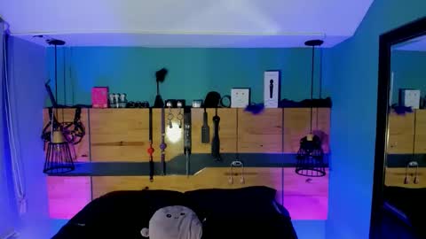 Chloeallennn  online show from 19, 4, 2026