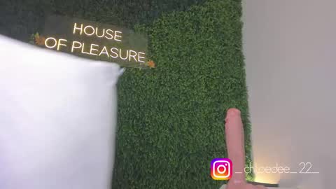 Chloe online show from 22, 9, 2025