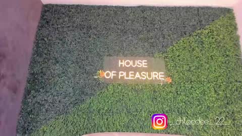 Chloe online show from 5, 10, 2025