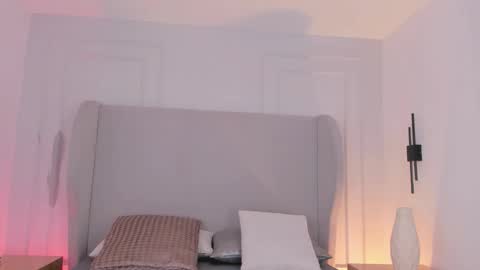 Chloe online show from 8, 11, 2025