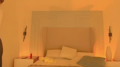 Chloe online show from 13, 4, 2026