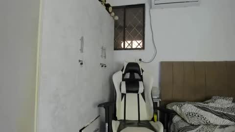 chloe online show from 6, 3, 2025