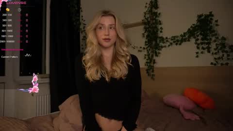 Arianaa Mourrr online show from 17, 11, 2025