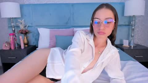 Snapshot of chloe_key chatting on 26, 5, 2026 chloe_key online show from 26, 5, 2026