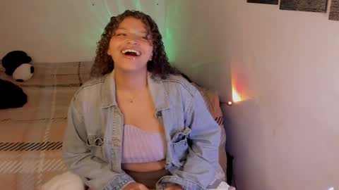Snapshot of chloe_kisses chatting on 18, 4, 2026 chloe_kisses online show from 18, 4, 2026
