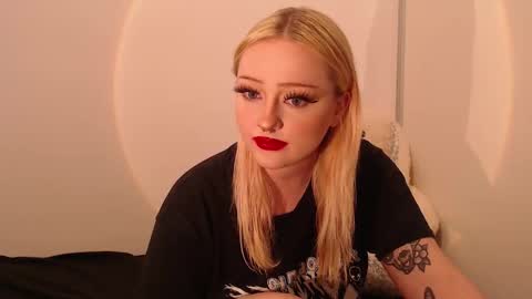 Snapshot of chloe_levine chatting on 10, 9, 2025 Chloe Levine online show from 10, 9, 2025