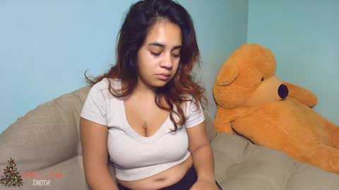 Snapshot of chloe_maia1 chatting on 17, 12, 2024 AMY online show from 17, 12, 2024