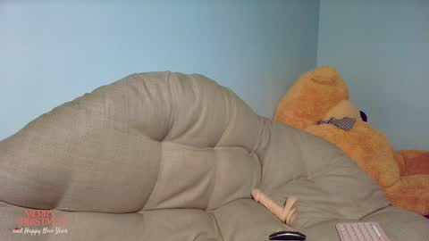 Snapshot of chloe_maia1 chatting on 6, 1, 2025 AMY online show from 6, 1, 2025