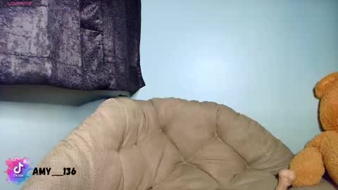 Snapshot of chloe_maia1 chatting on 5, 3, 2025 AMY online show from 5, 3, 2025