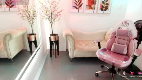 Snapshot of chloe_meoww chatting on 14, 5, 2026 Chloe online show from 14, 5, 2026