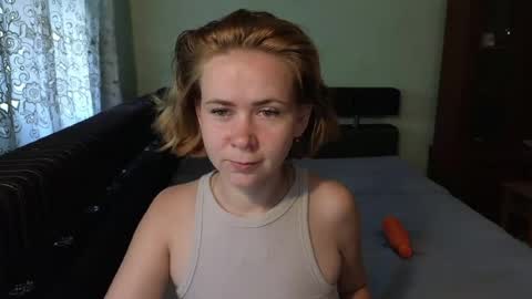 Snapshot of chloe_roo chatting on 3, 7, 2026 Mila online show from 3, 7, 2026