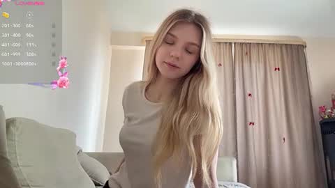 Snapshot of chloe_show chatting on 6, 7, 2026 hloe online show from 6, 7, 2026